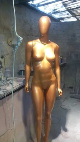 Manequim feminino