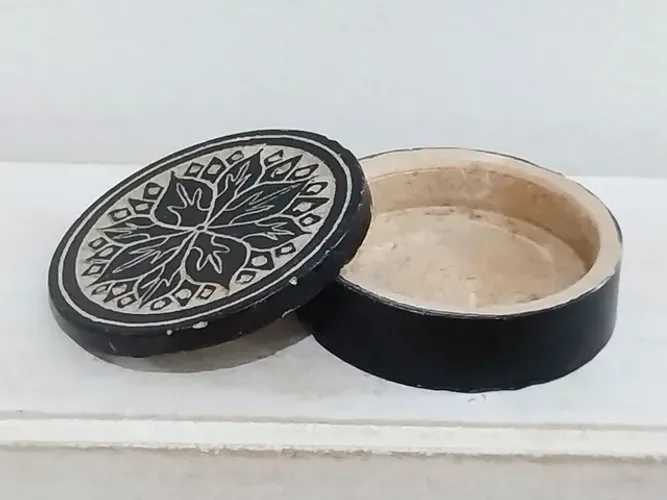 Porta-joias em Pedra Sabão <br>Peça artesanal, região de Minas Gerais.