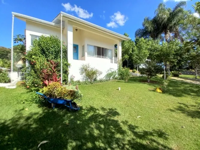 Casa no Espelho das Águas