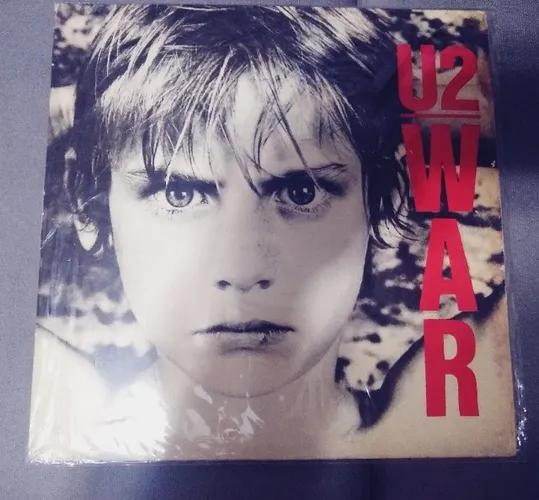 Lp U2 - War em bom estado
