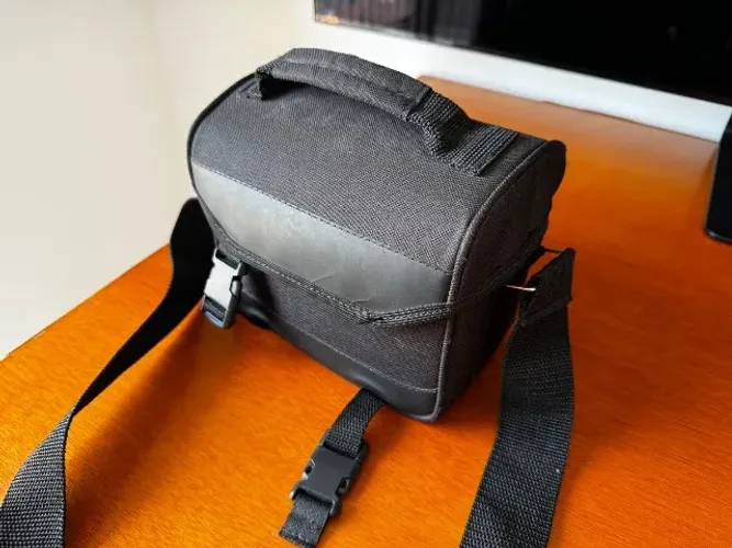 Bolsa para Câmera - Pequeno Detalhe de Costura (Simples)!