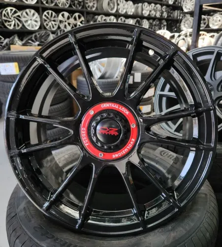 Jogo de rodas O.Z Centerlock aro 17 4x100 e 4x108