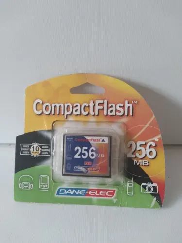 Cartão de Memória CompactFlash 256MB Dane-Elec