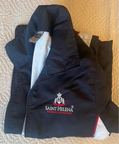 4 peças uniforme escola Saint Helena 