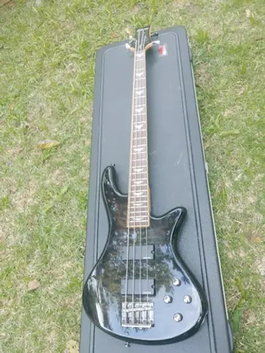 Schecter baixo 4 cordas