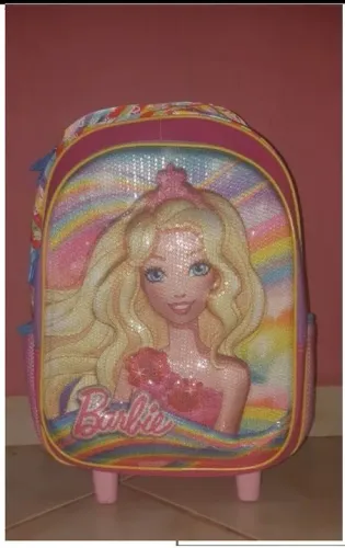 Mochila Barbie com rodinhas, seminova