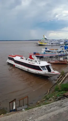 Excelente Lancha Expresso Á venda