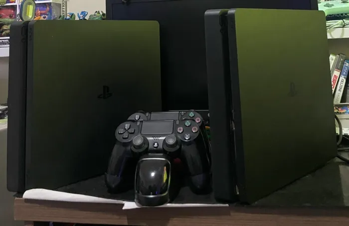 Playstation 4 Slim 