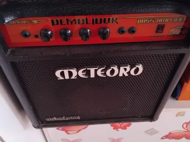 Amplificador Meteoro Demolidor Bass 60W