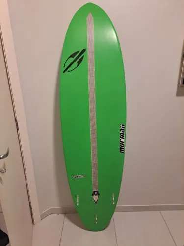 Prancha de Surf 6'6 42 litros mid leght fun em estado de nova 