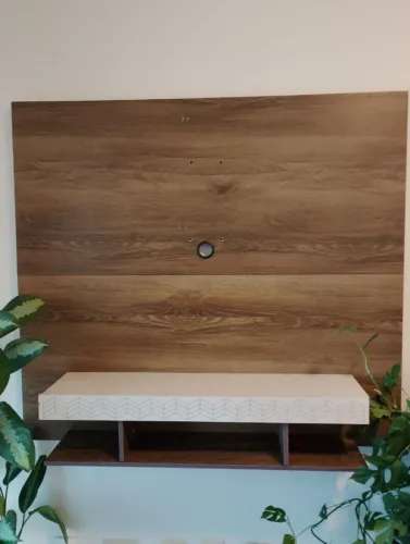 VENDO Rack Tipo Painel de TV Amadeirado com prateteleira USADO