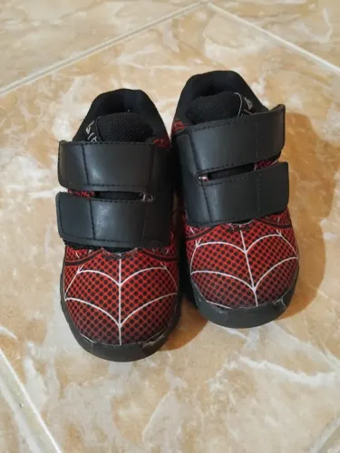 Tenis menino Homem Aranha n25