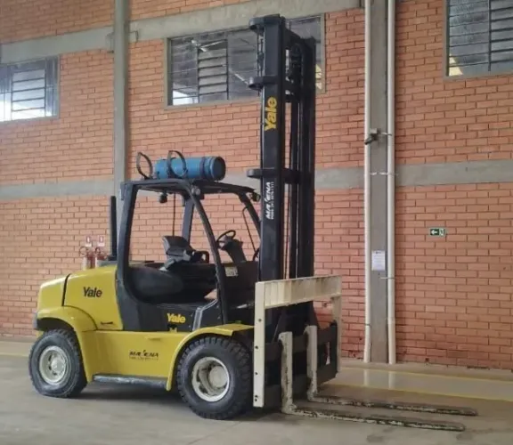 Empilhadeira Yale GP155VX ano 2018 com capacidade para 7 toneladas