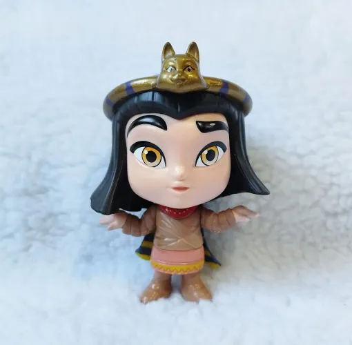 Boneca Cleo Graves de Super Monstros Playskool Hasbro