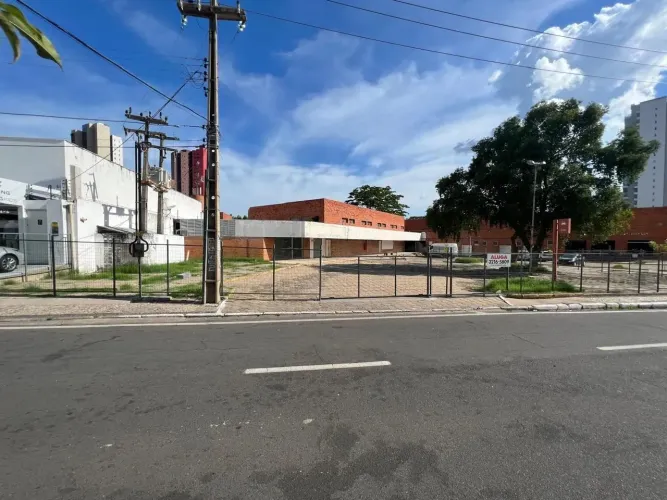 Ponto comercial para alugar na Av. Jóquei Clube com 1.650 m², ideal para loja, academia e