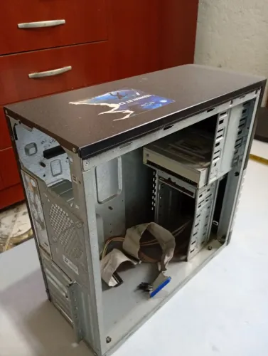 Gabinete de PC Vazio - Ler Descrição