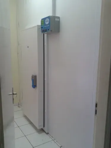 CÂMARA FRIGORÍFICA PARA CONGELAMENTO