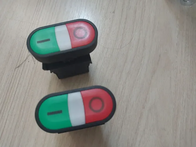 botoeira dupla, da linha CSW da marca WEG. 