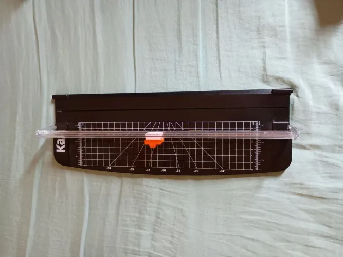 Guilhotina corta papel A4