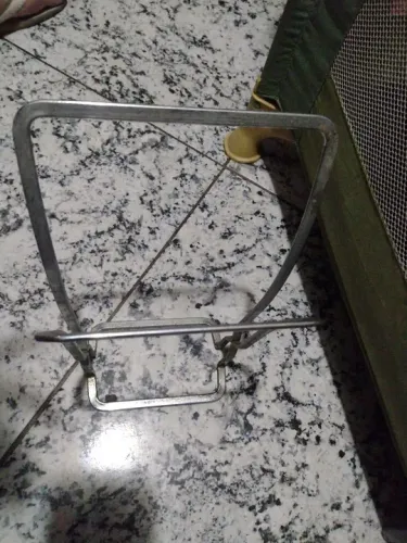 Porta - revista de metal