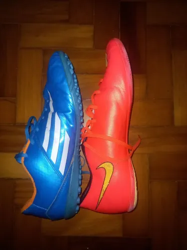 Chuteiras de futebol salão/society tamanho 43 forma normal