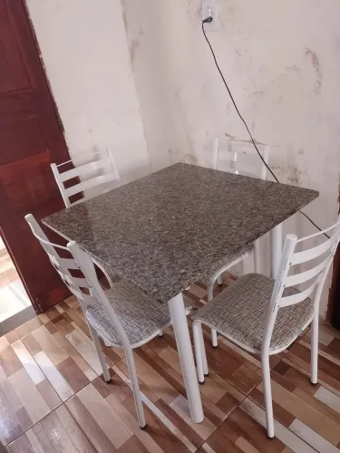 mesa 4 cadeiras