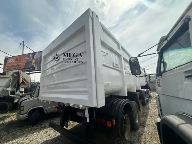 Carreta Randon  semi reboque cacamba 30 m 