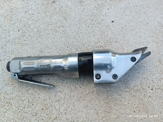 Tesoura pneumática corta até 1.2 mm