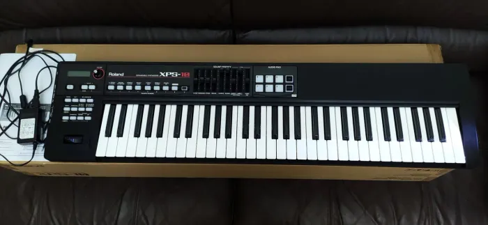Teclado Roland XPS-10 Sintetizador Profissional e Controlador MIDI Musical 61 teclas Usado