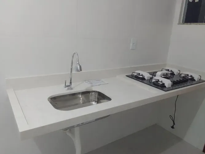 Pia quartzo carrara com entrada para Cooktop 