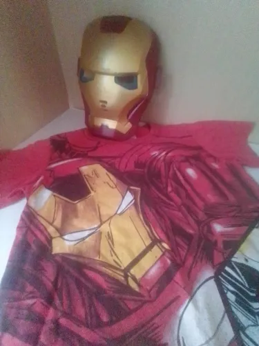 Camiseta e máscara do homem de ferro 4 anos