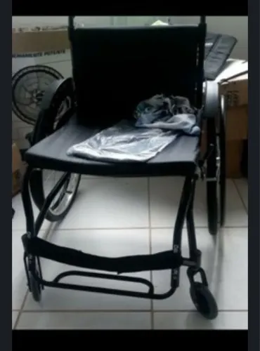 Cadeira de rodas em ótimo estado