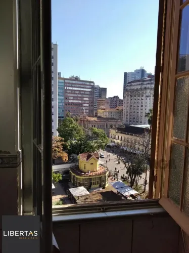 Vende sala com excelente localização próximo do Mercado Público, frente, andar alto. Condo