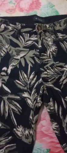 Bermuda estampada floral masculina