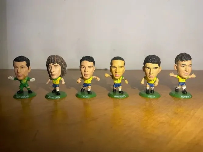 Coleção de Mini Craques - Júlio César, David Luiz, Tiago Silva, Dani Alves, Oscar e Neymar