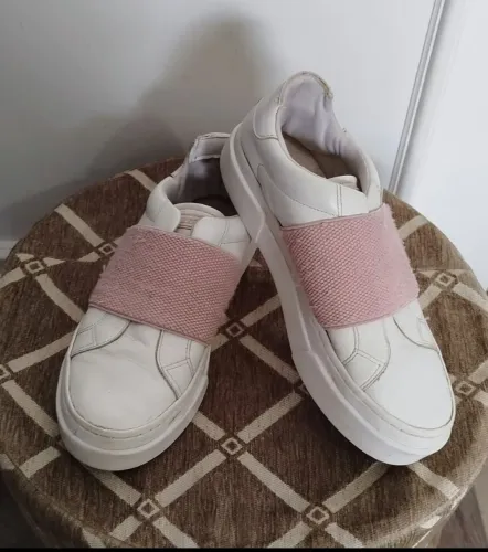 Tênis Arezzo em couro branco - n.35