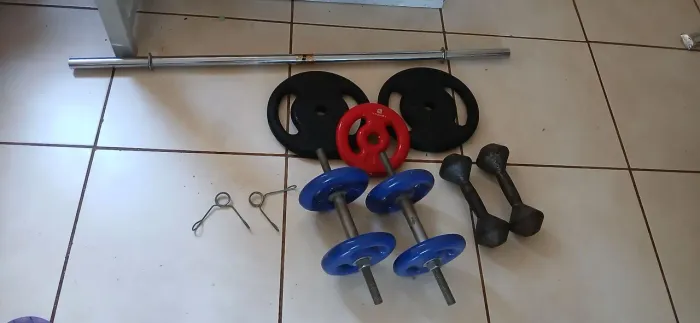 Vendo equipamentos para fazer exercícios 