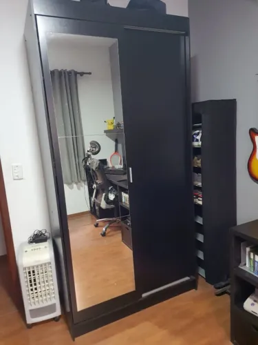 Guarda-Roupa Solteiro Preto
