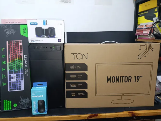 Computador Novo completo CPU + Monitor 19" + Teclado RGB + Mouse usb + Caixa de Som