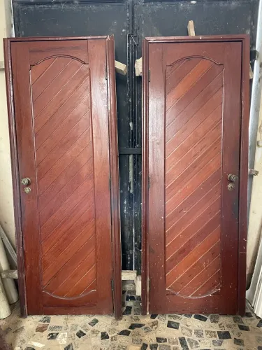 Vendo duas Portas de madeira