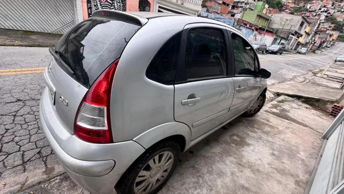 Citroen C3 GLX 1.4/ GLX Sonora 1.4 Flex 8V 5P 2011