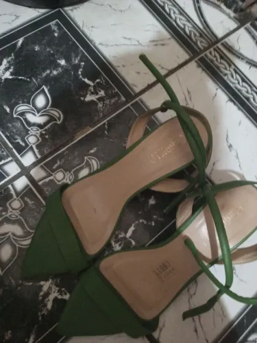 Vendo esse saltinho baixo tamanho 37 /// valor 30 reais