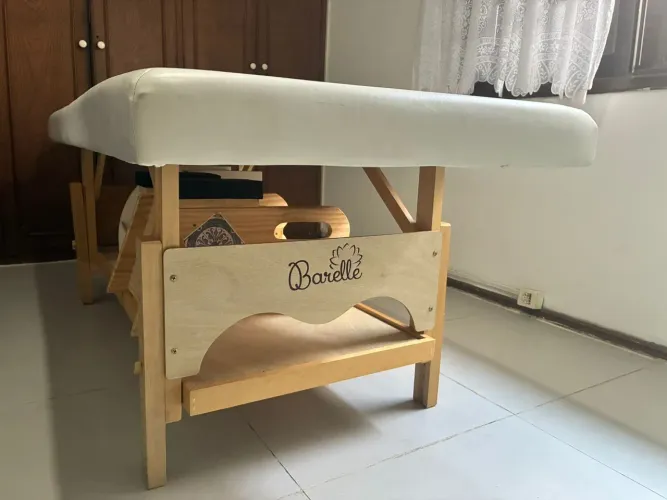 Vendo uma maca de massagem novissima 
