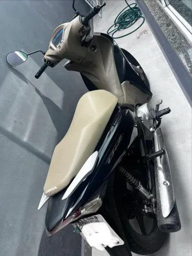 Vendo biz +125 ano  18/18 6 mil km 
