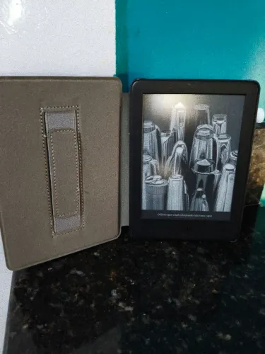 Kindle 10ª Geração 8GB Preto + Capa Magnética Protetora (Excelente Estado)