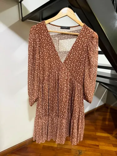 Vestido princesinha marrom com bolinhas brancas