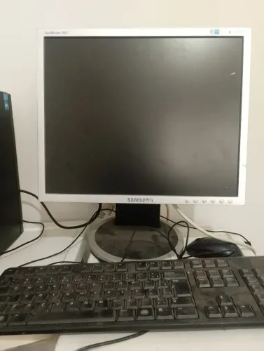 Computador positivo , 800,00 reais