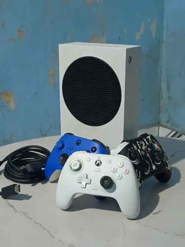Xbox Série S em bom estado nunca aberto