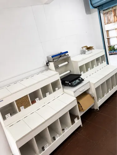 Expositores para Loja a Granel em MDF com Visor - Conjunto Completo