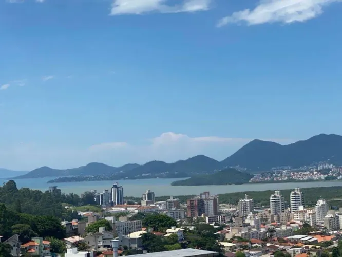 Terreno à venda na Trindade